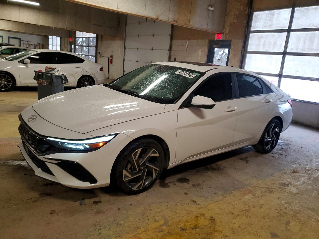 Salvage Hyundai ELANTRA Image