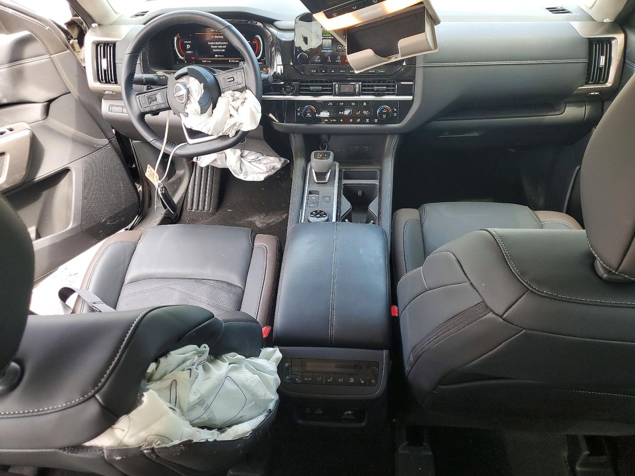 Nissan Pathfinder Platinum