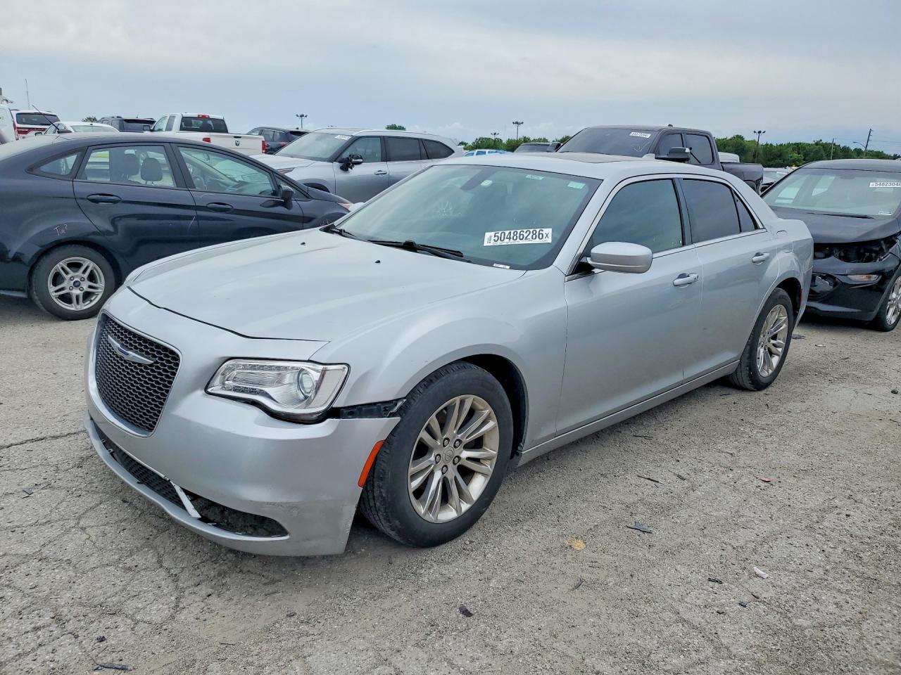 Salvage Chrysler 300 Image