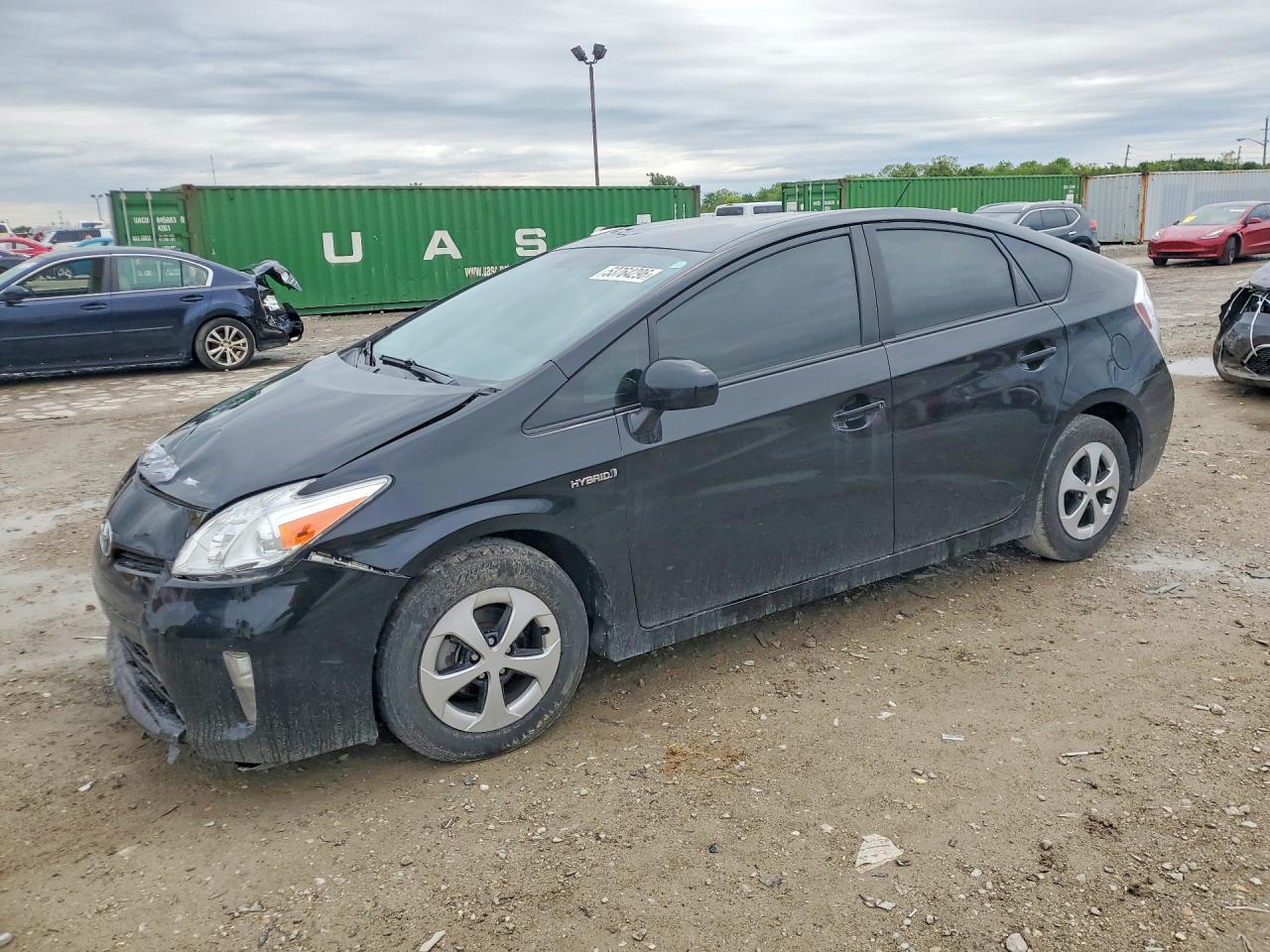 Salvage Toyota Prius Image