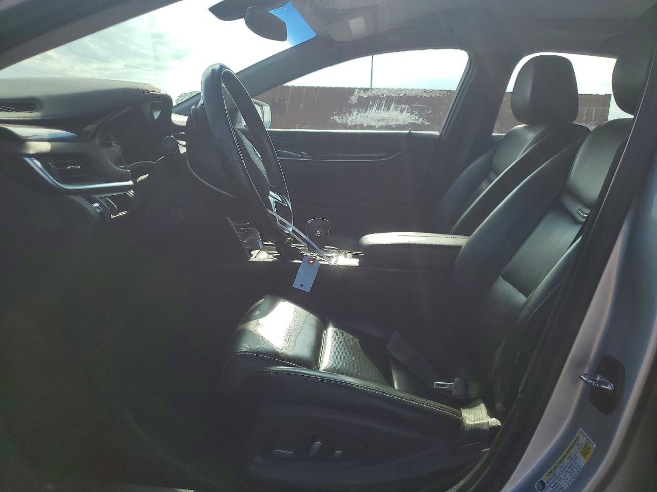 Cadillac XTS Luxury Collection