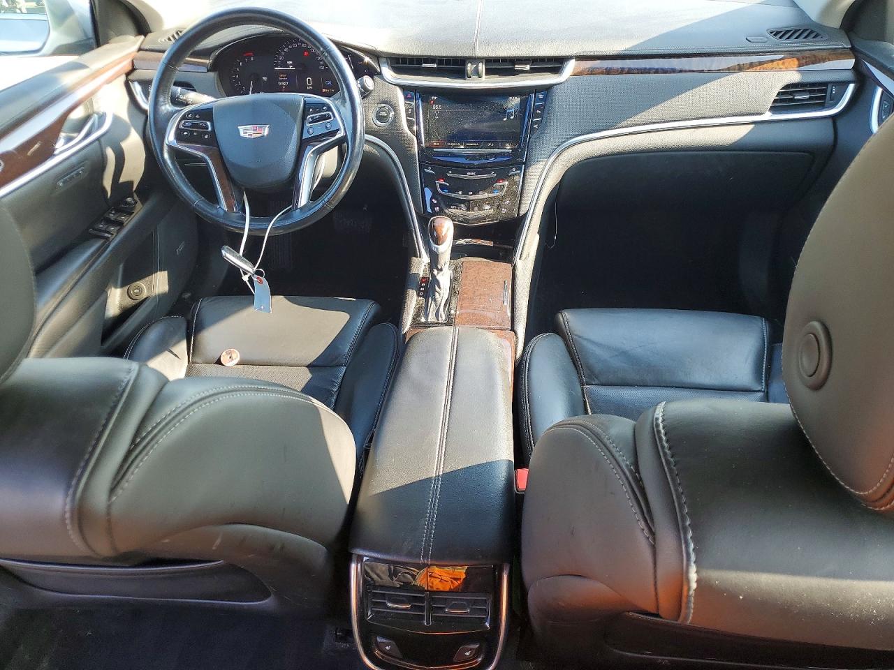 Cadillac XTS Luxury Collection