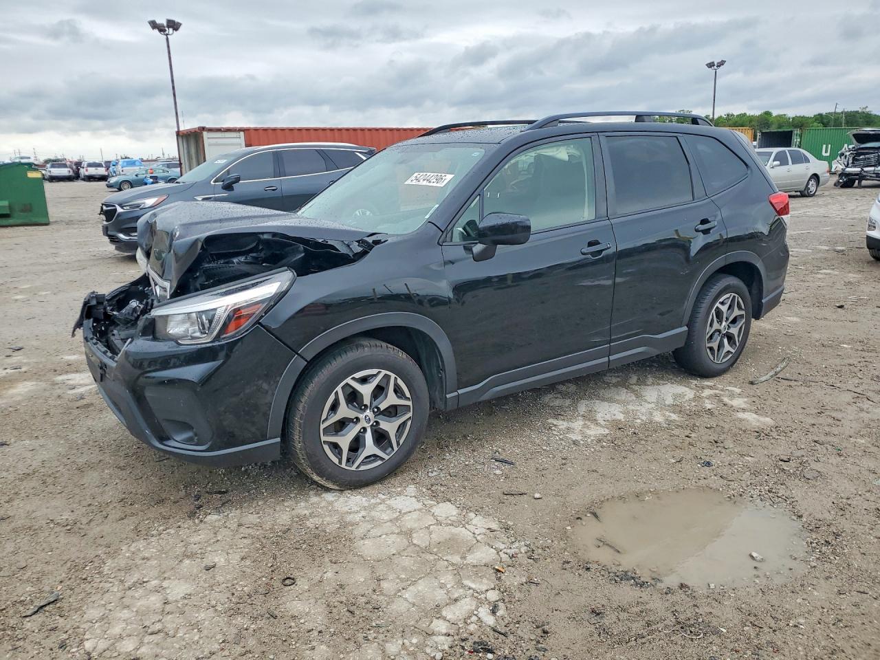 Salvage Subaru Forester Image