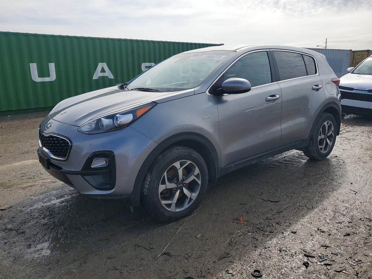 Salvage Kia Sportage Image