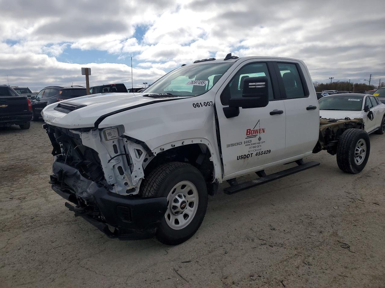 Salvage Chevrolet Silverado Image
