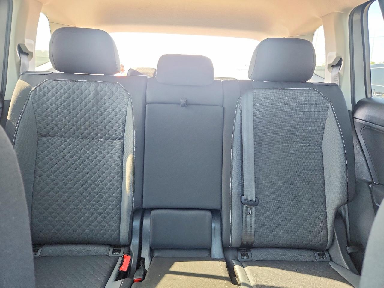 Volkswagen Tiguan S