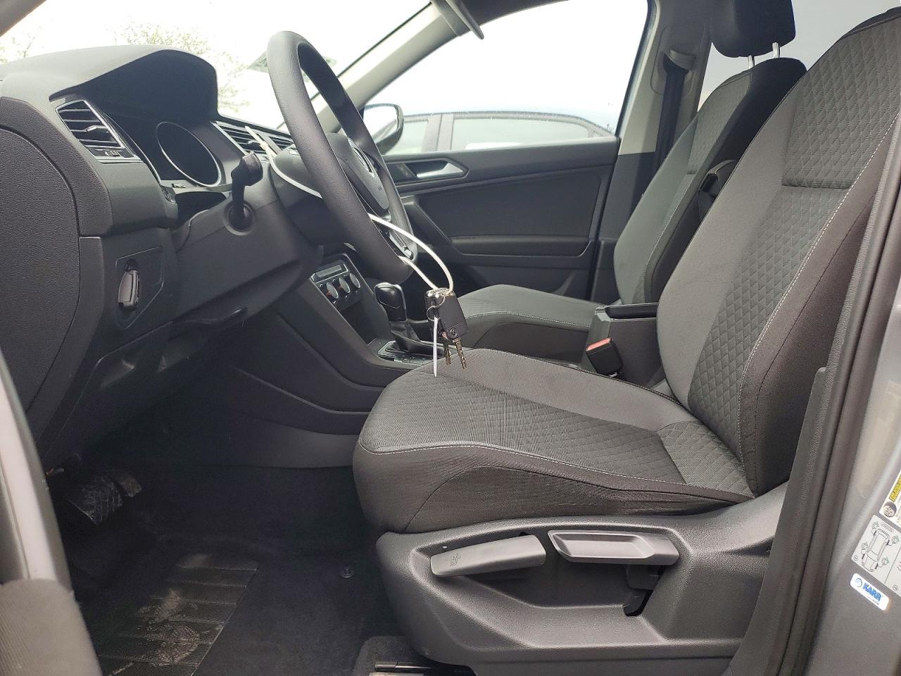 Volkswagen Tiguan S
