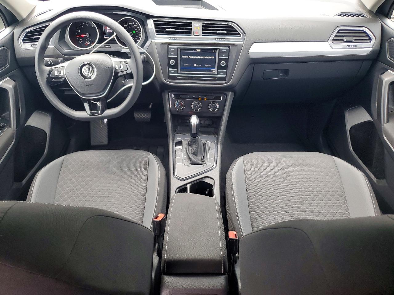 Volkswagen Tiguan S