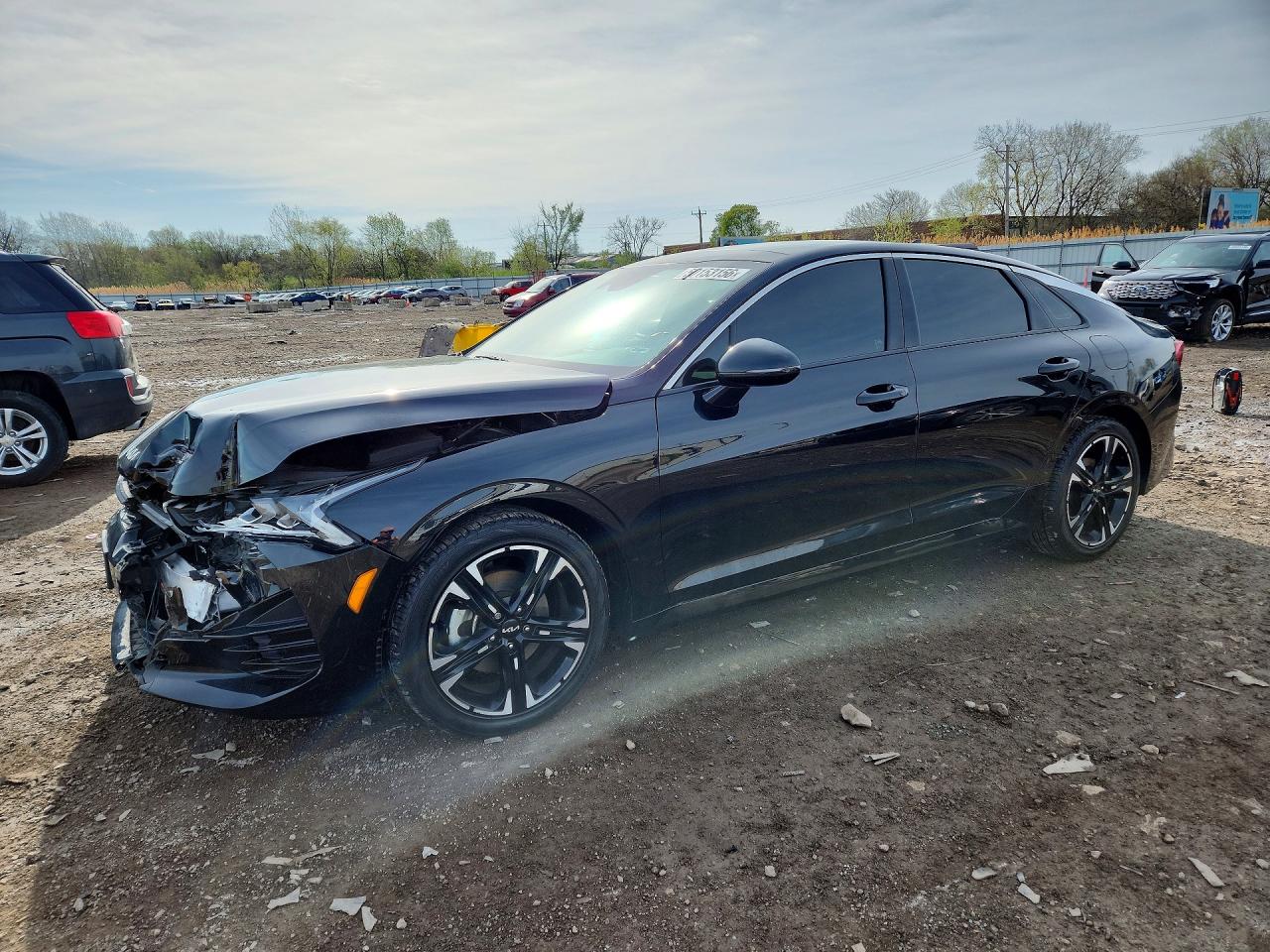 Salvage Kia K5 Image