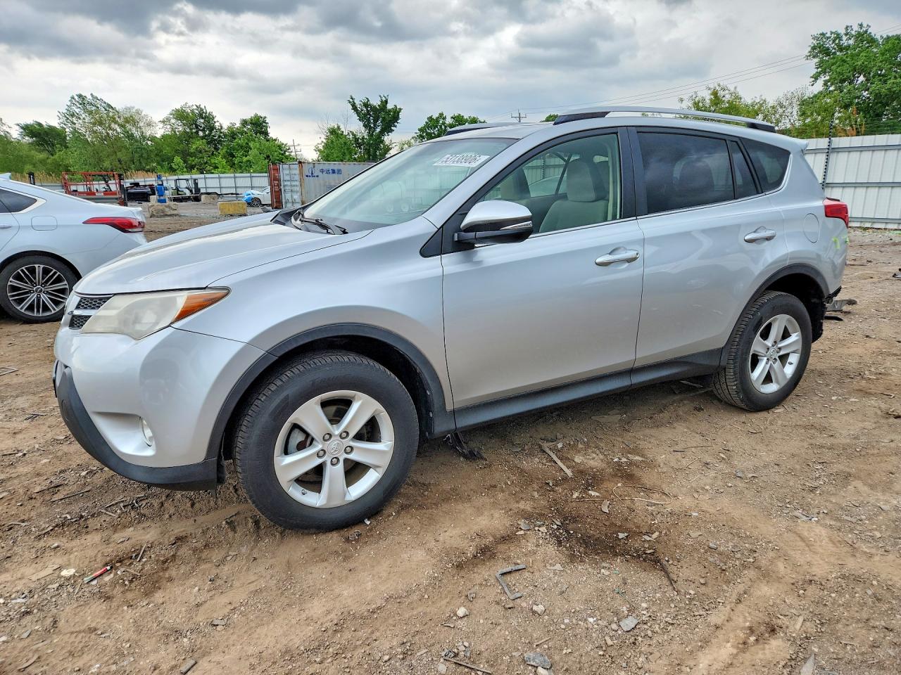 Salvage Toyota RAV4 Image
