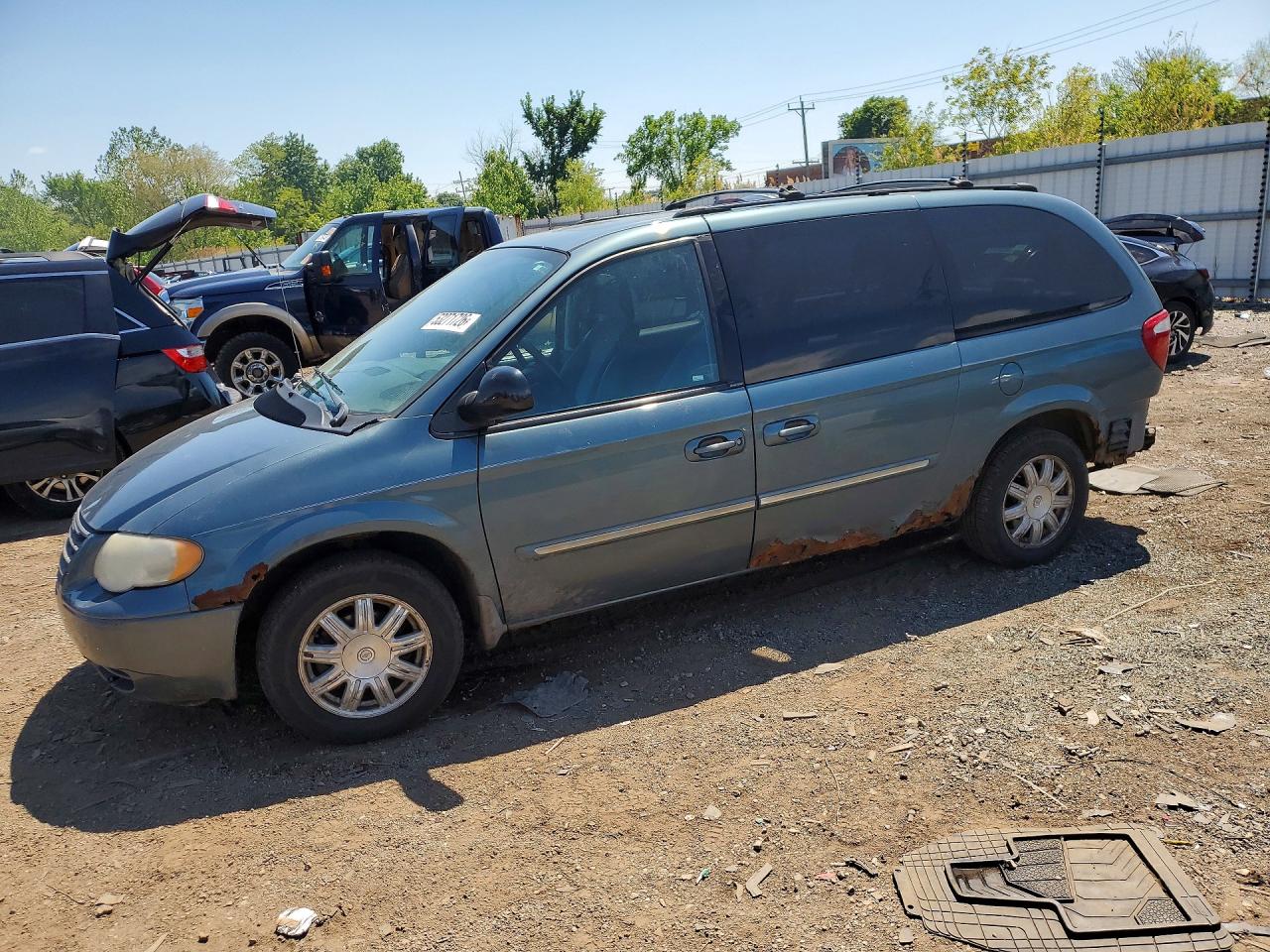 Salvage Chrysler Minivan Image