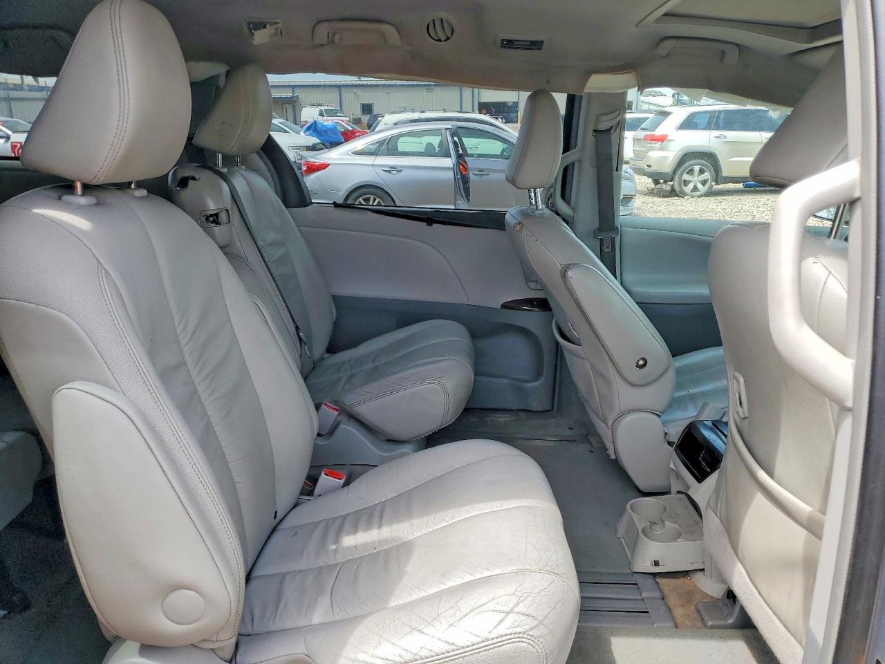 Toyota Sienna Xle 8-passenger