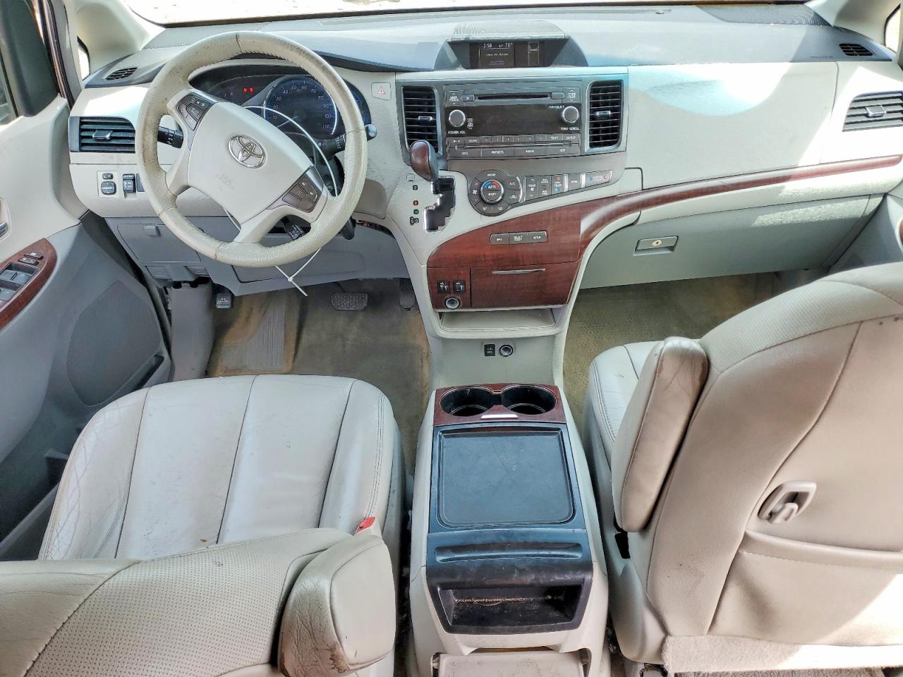Toyota Sienna Xle 8-passenger