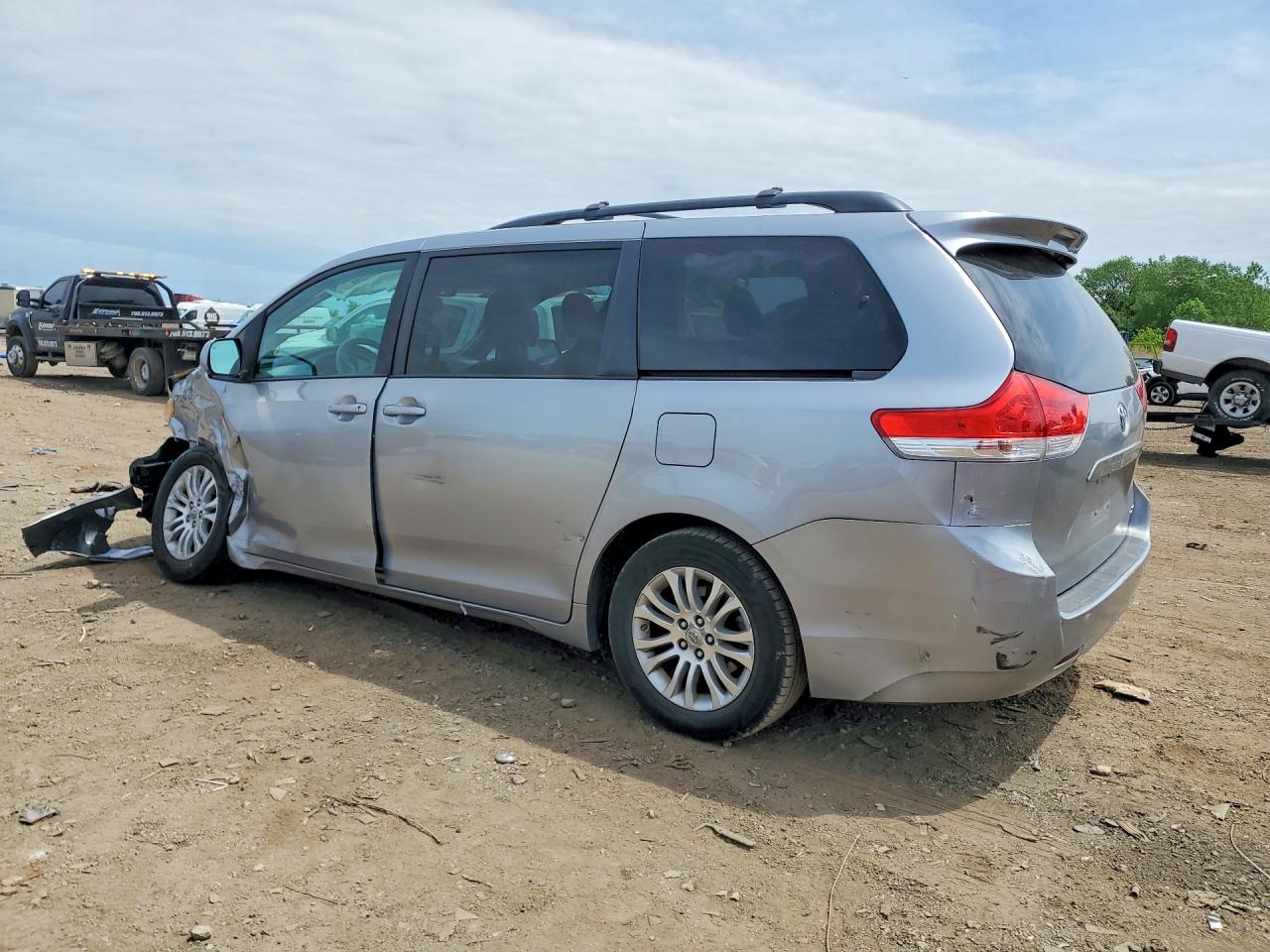 Toyota Sienna Xle 8-passenger