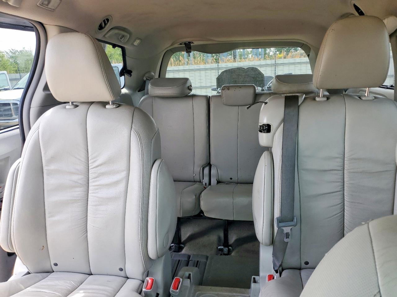 Toyota Sienna Xle 8-passenger