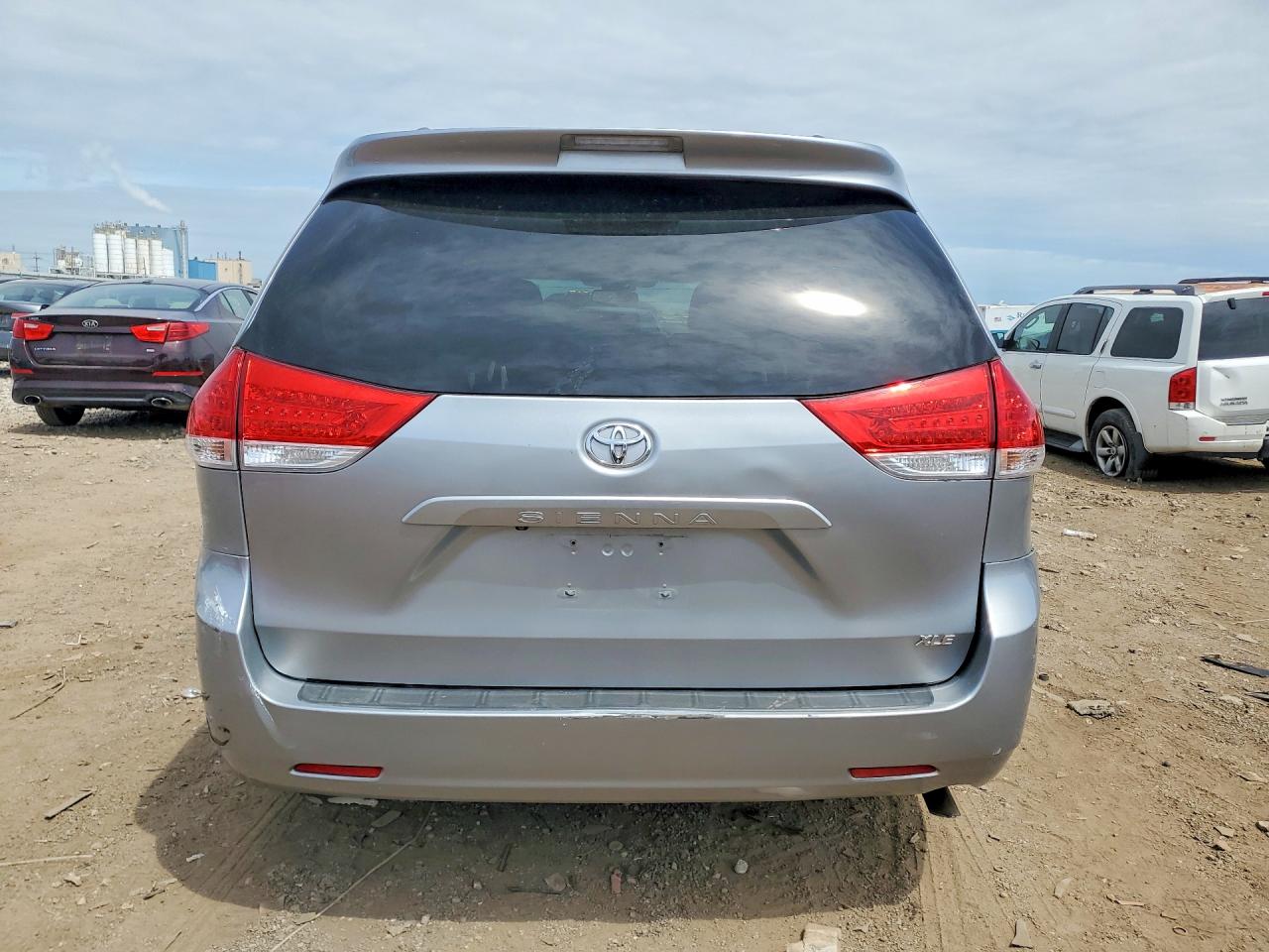 Toyota Sienna Xle 8-passenger