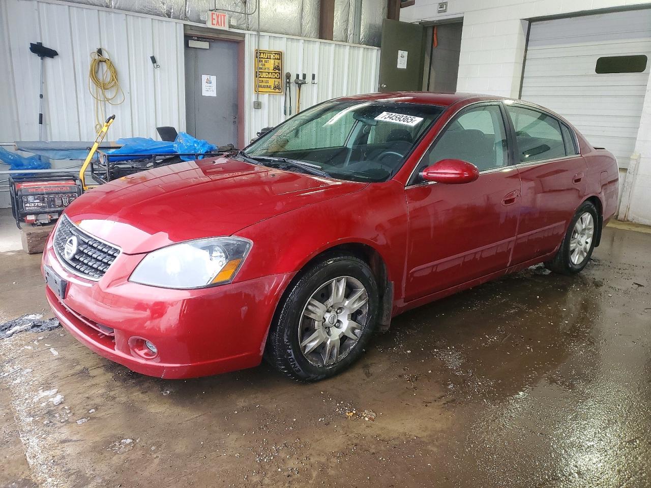 Salvage Nissan Altima Image