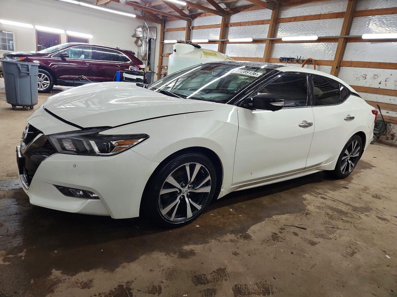 Salvage Nissan Maxima Image