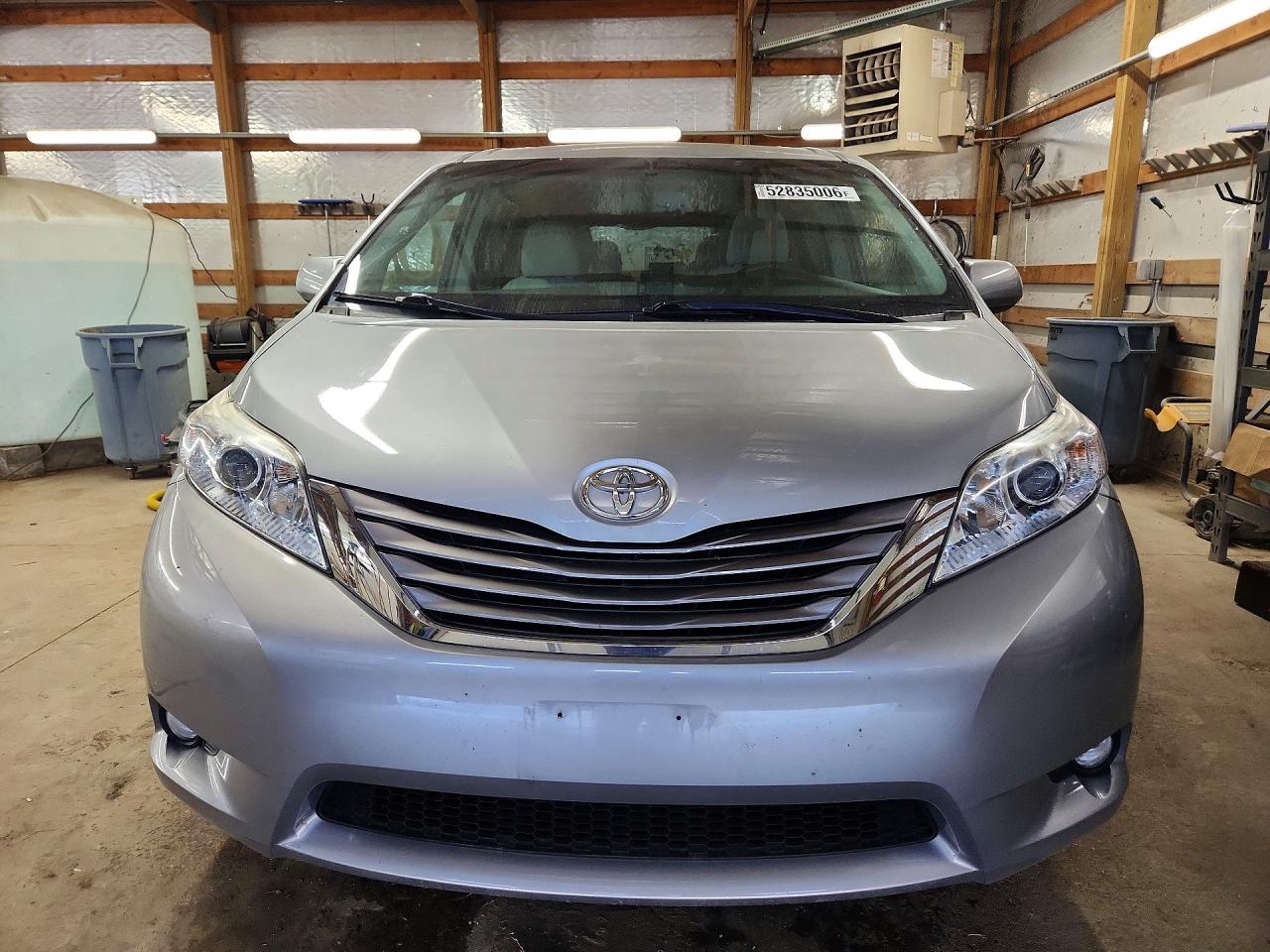 Toyota Sienna Xle 8-passenger