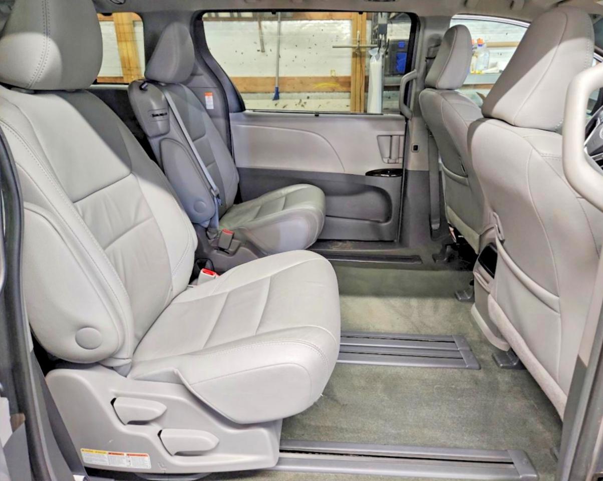Toyota Sienna Xle 8-passenger