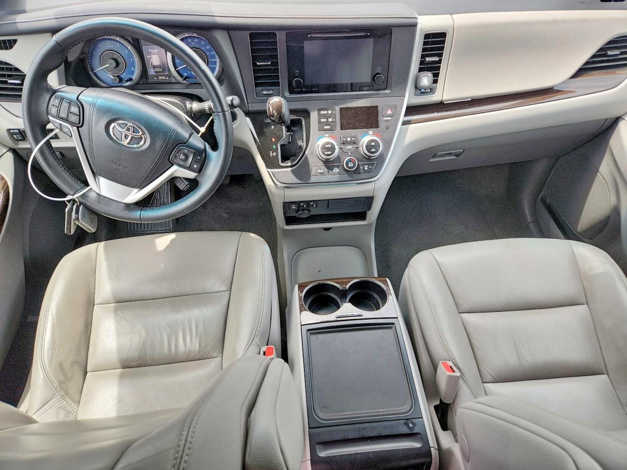 Toyota Sienna Xle 8-passenger