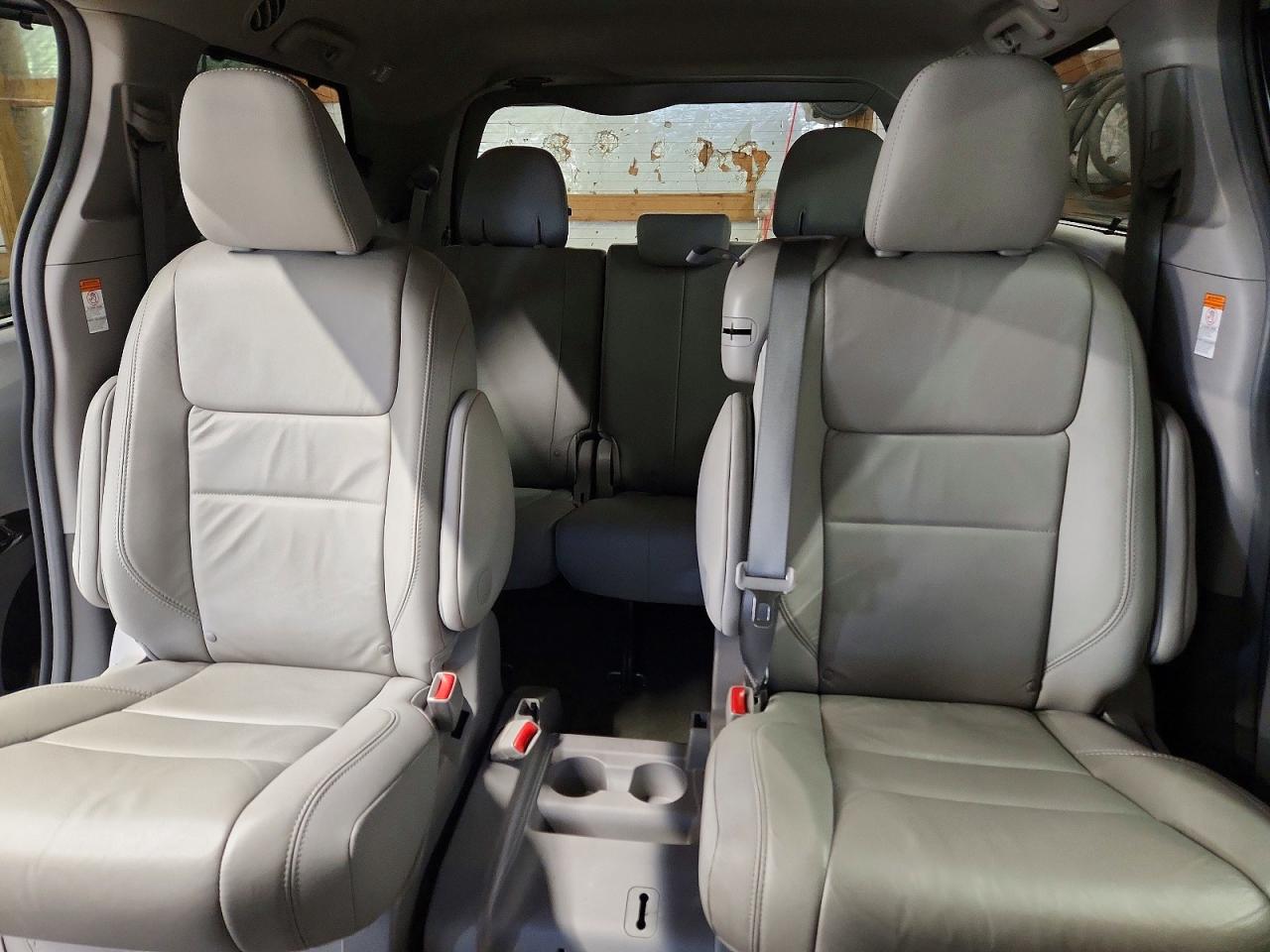 Toyota Sienna Xle 8-passenger