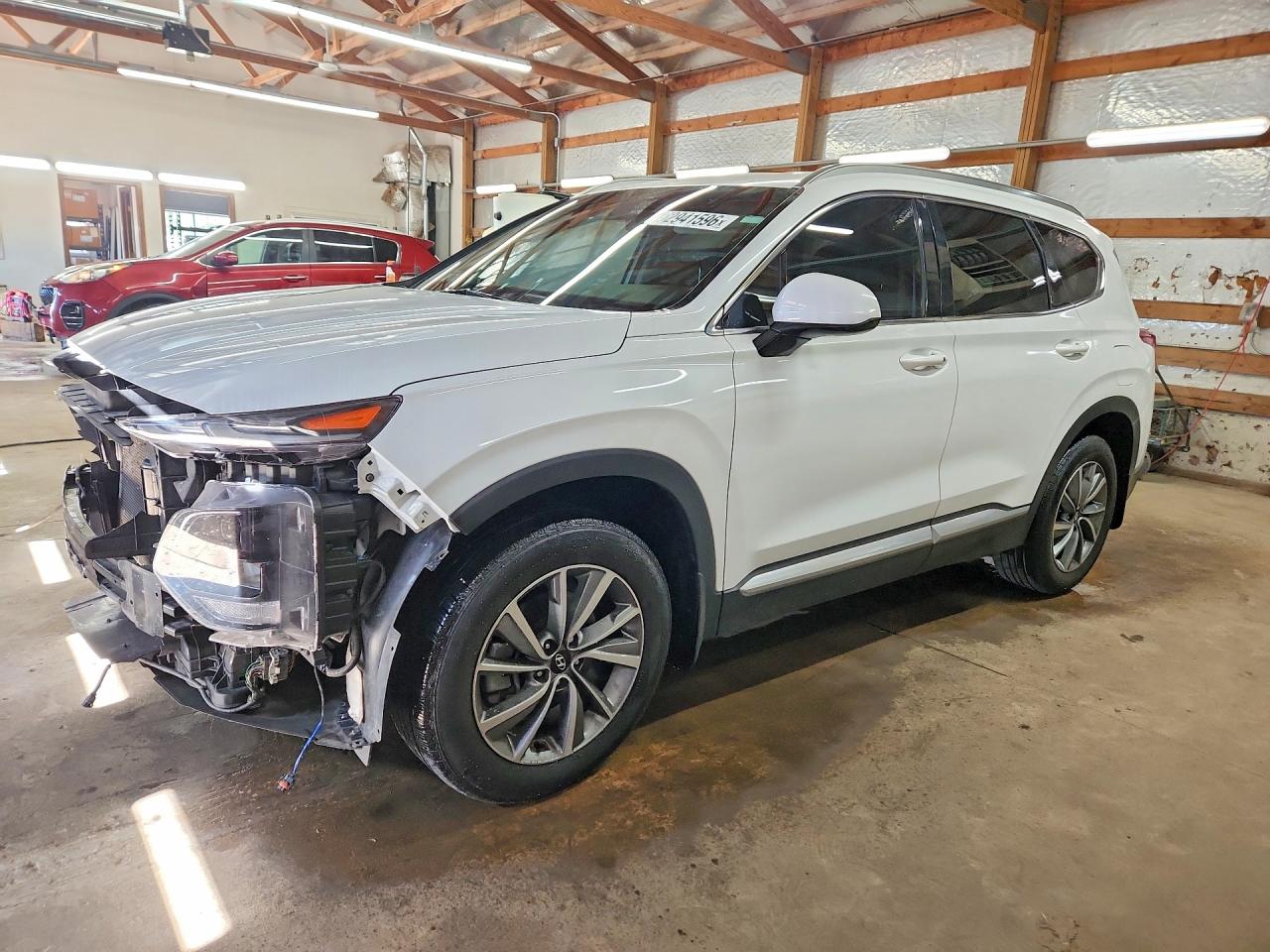 Salvage Hyundai SANTA FE Image