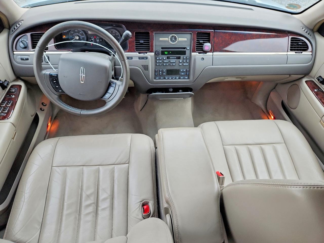 Lincoln Towncar Signature
