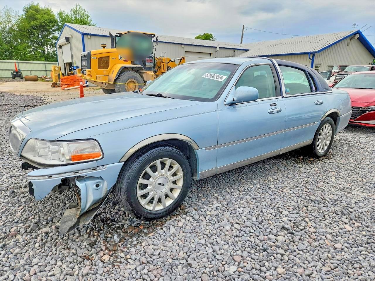 Salvage Lincoln Towncar Image