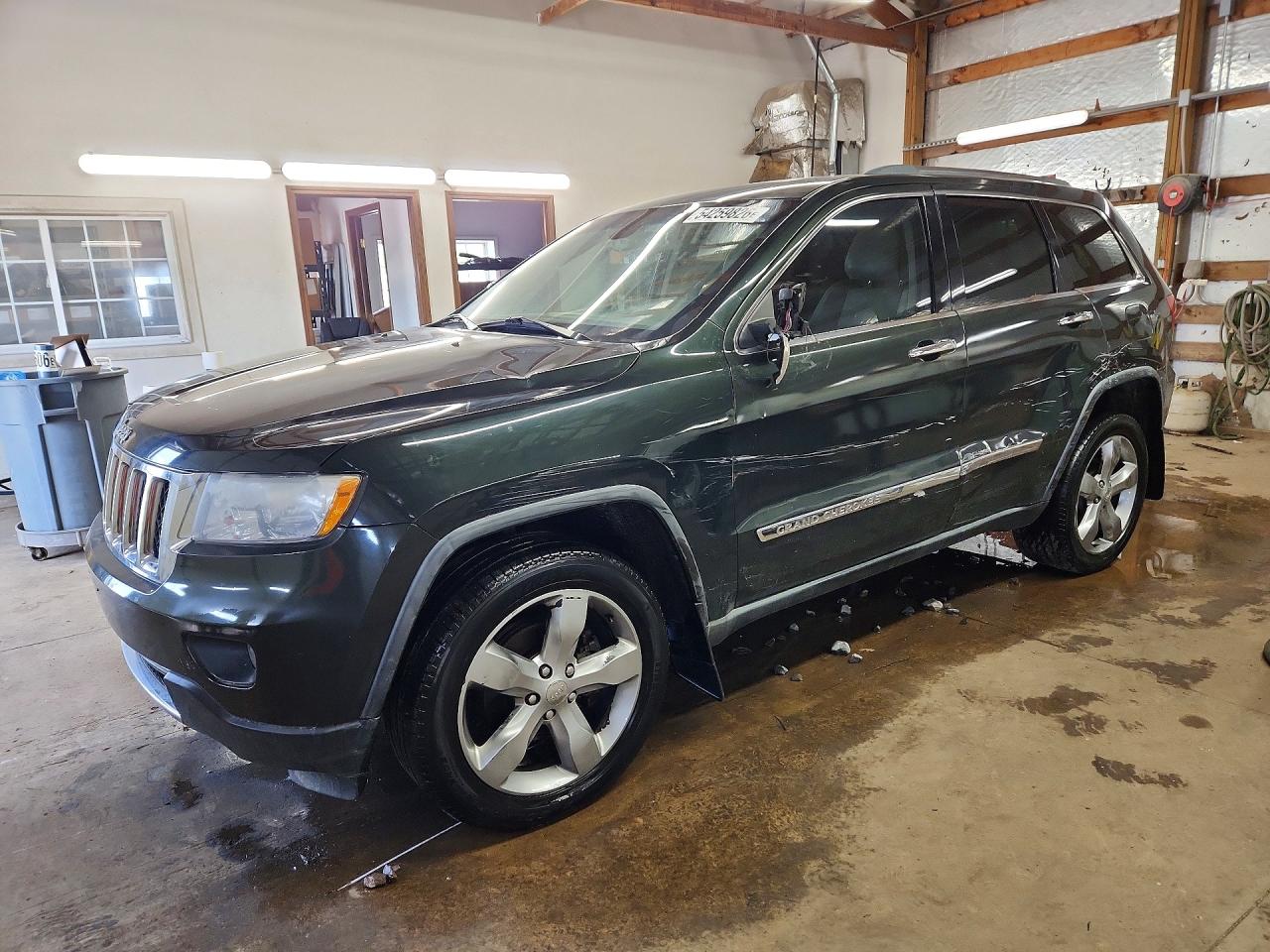 Salvage Jeep Grand Cherokee Image
