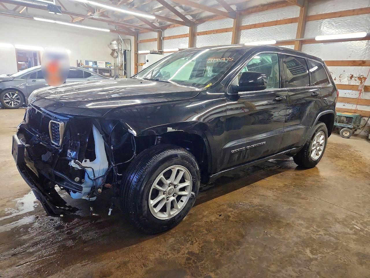 Salvage Jeep Grand Cherokee Image