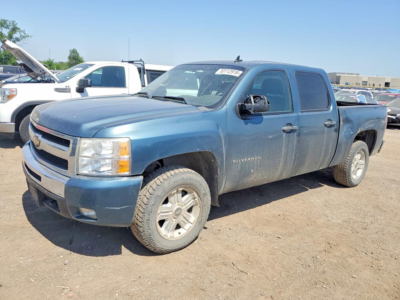 Salvage Chevrolet Silverado Image