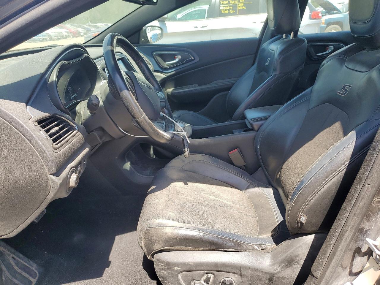 Chrysler 200 S