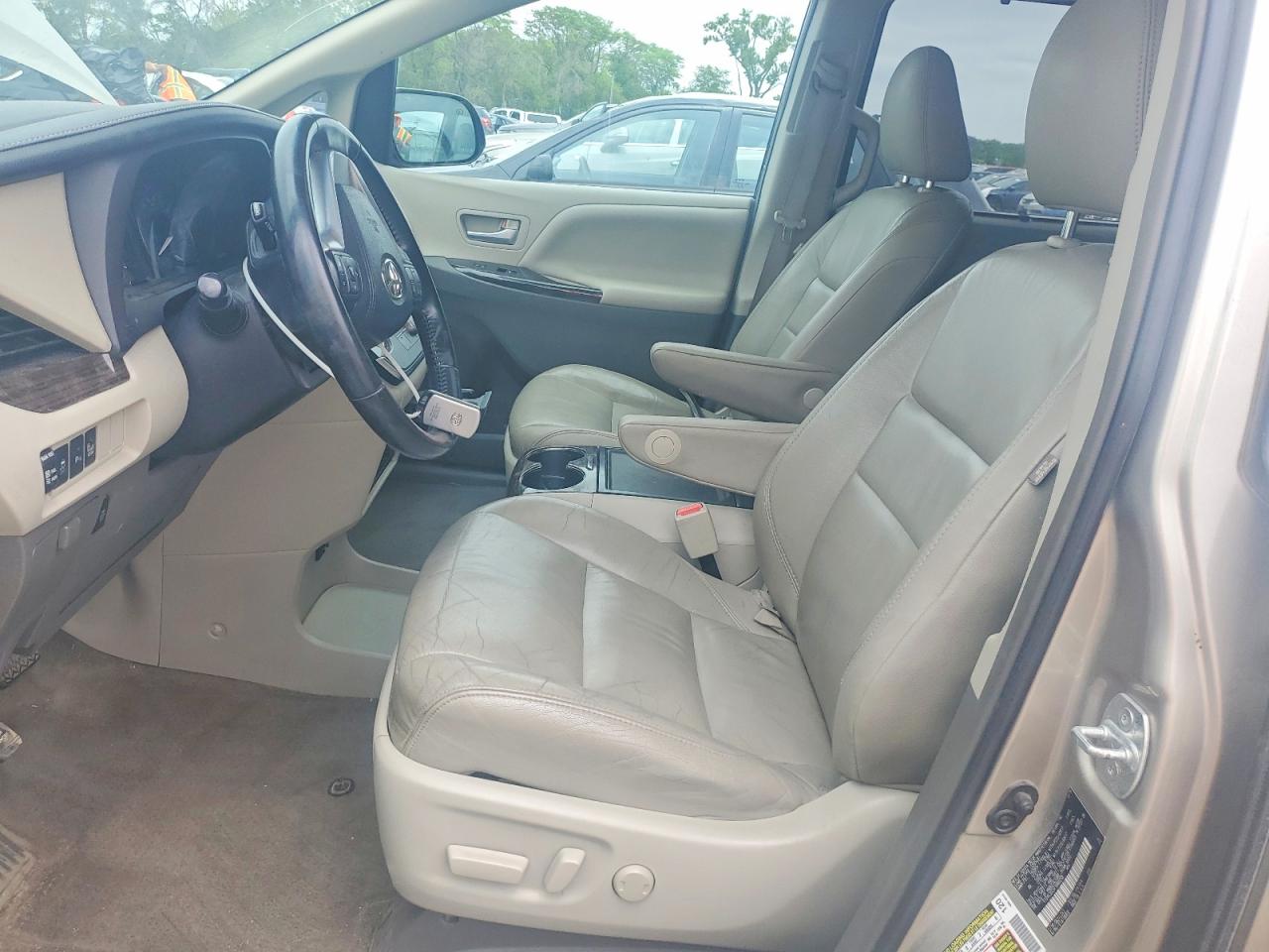 Toyota Sienna Xle Premium 8-passenger