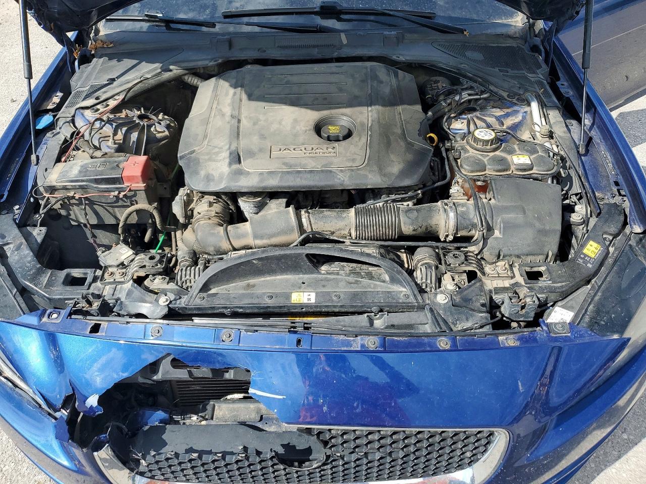 Jaguar XE Premium