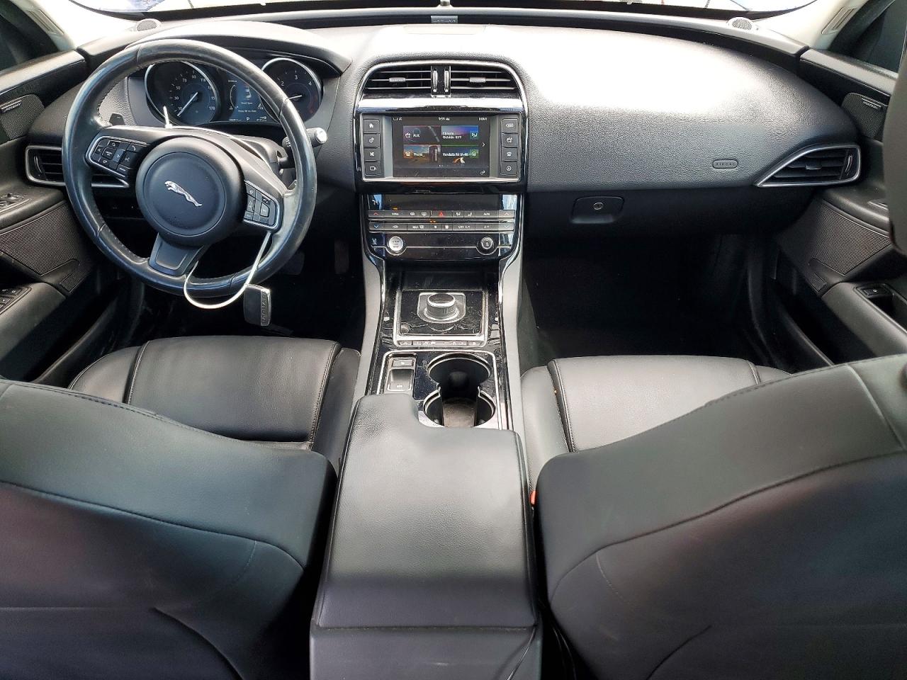 Jaguar XE Premium