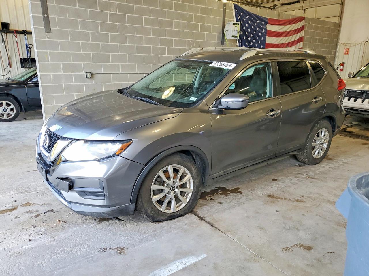 Salvage Nissan Rogue Image