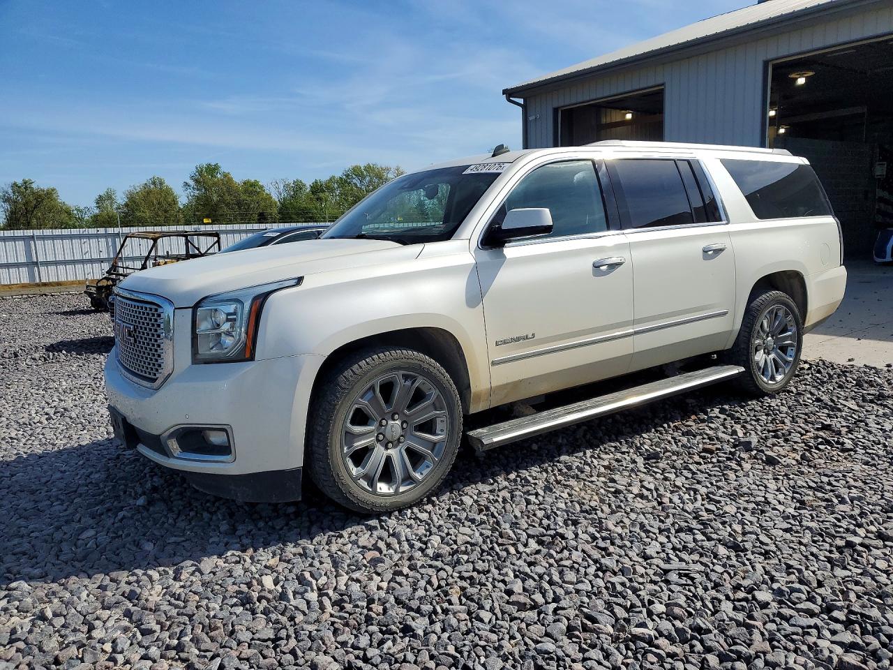 Salvage GMC Yukon Image