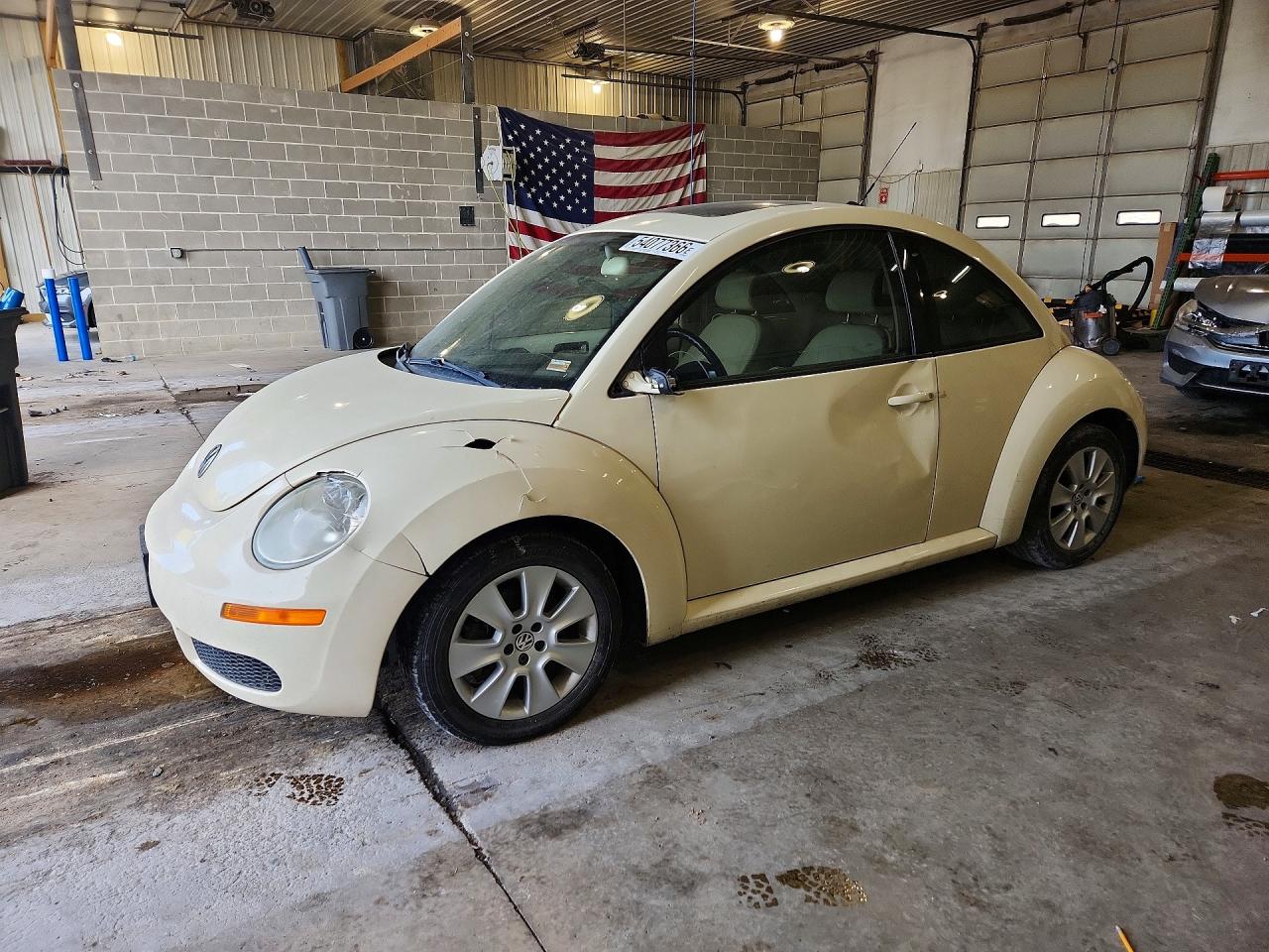 Salvage Volkswagen Beetle Image