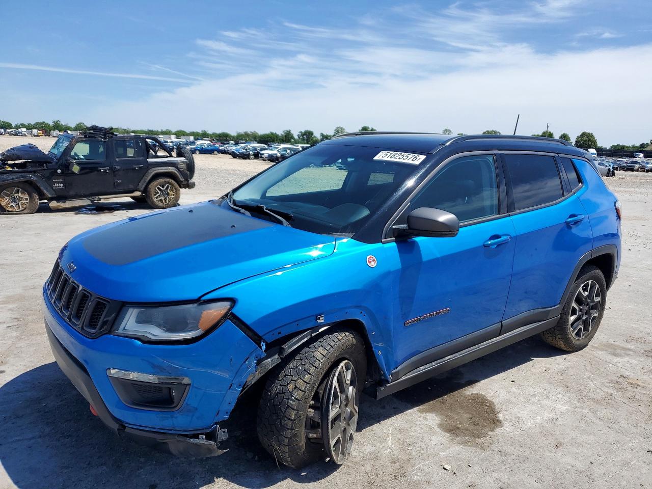 Salvage Jeep Compass Image