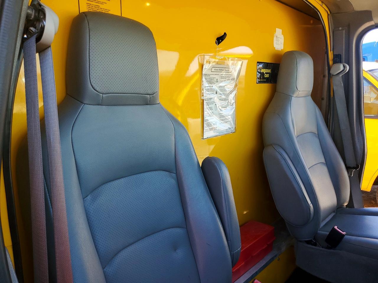 Ford Econoline E350 Super Duty Cutaway Van