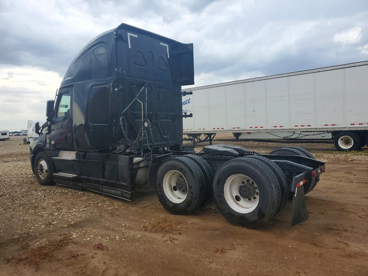 Freightliner Cascadia 126