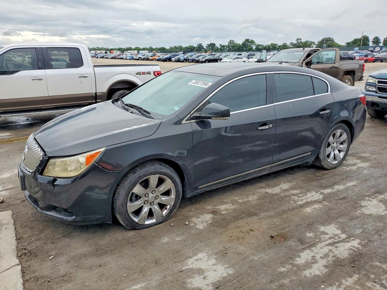 Salvage Buick LaCrosse Image