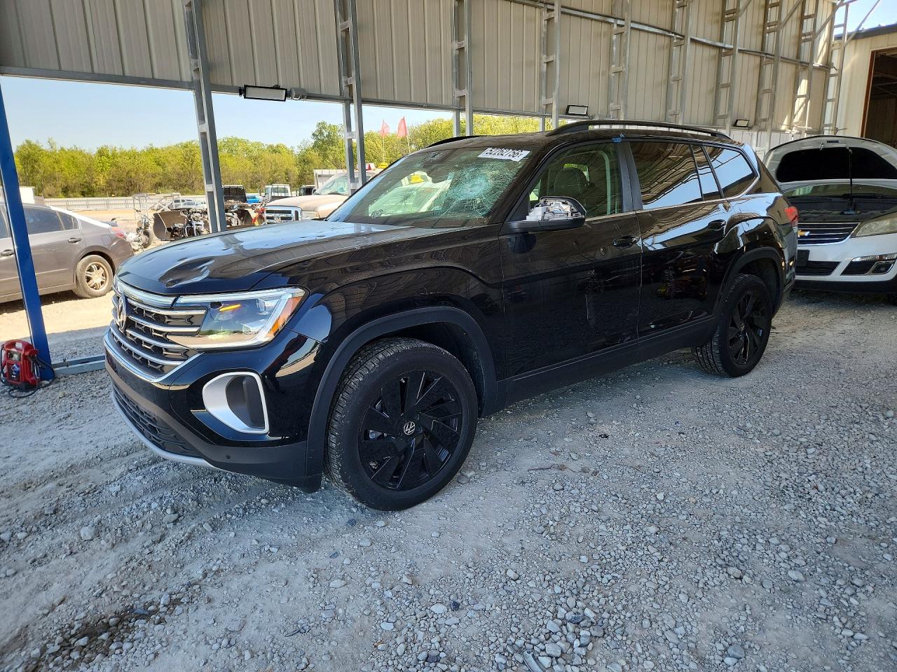 Salvage Volkswagen Atlas Image