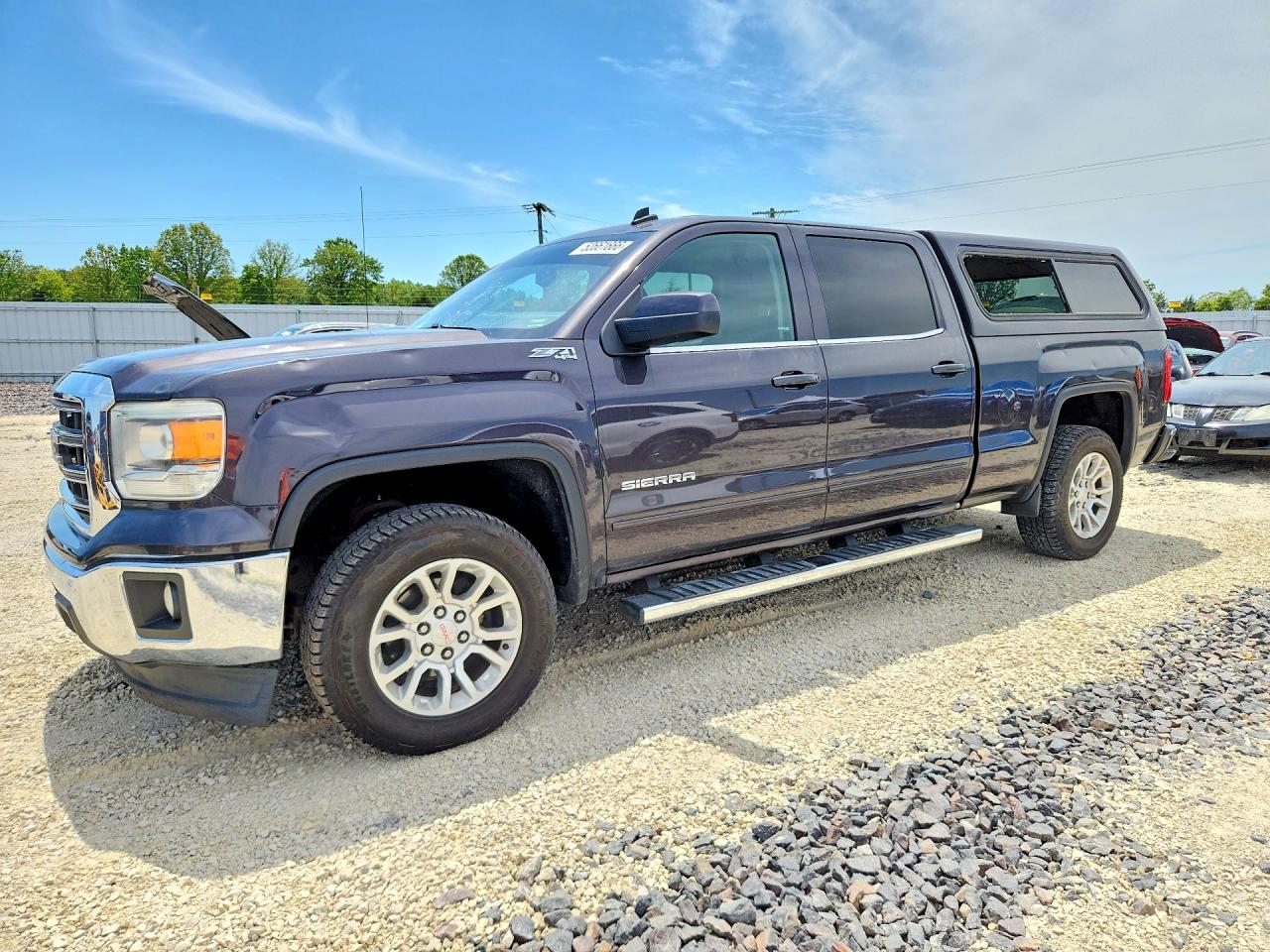 Salvage GMC Sierra Image