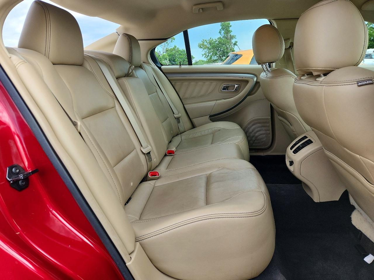 Ford Taurus Sel