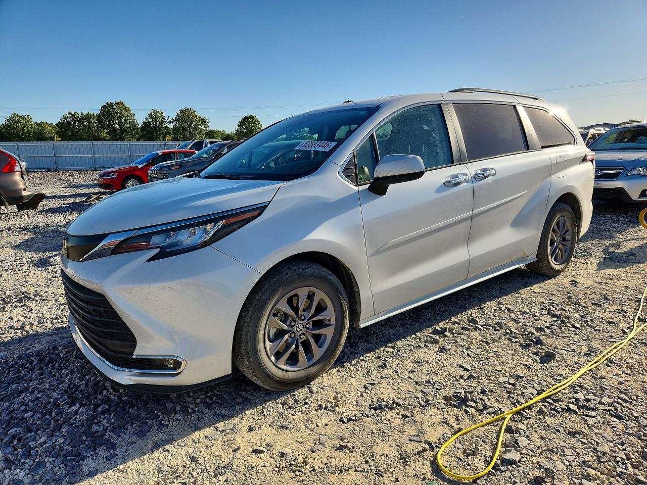 Salvage Toyota Sienna Image