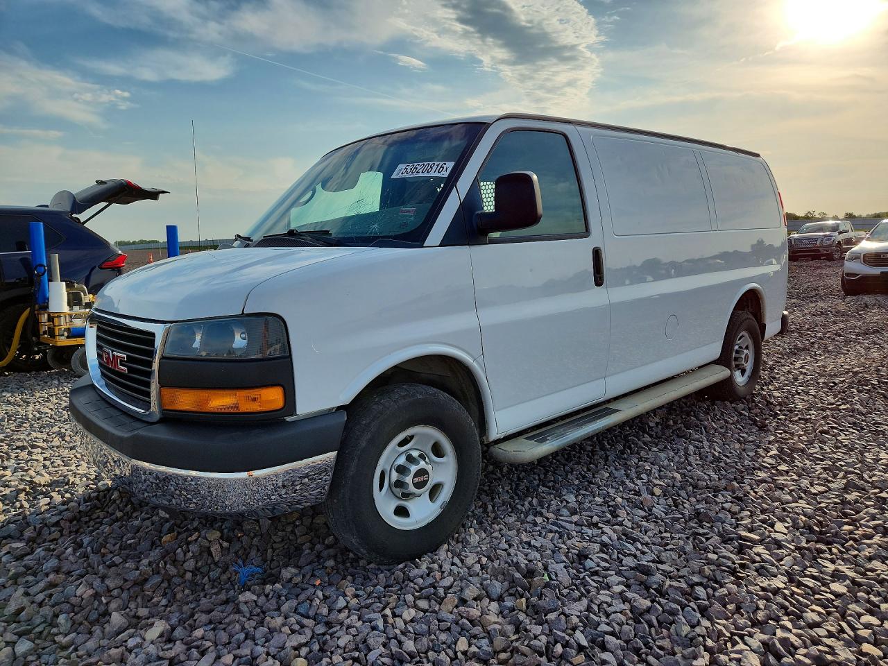 Salvage GMC Savana Image
