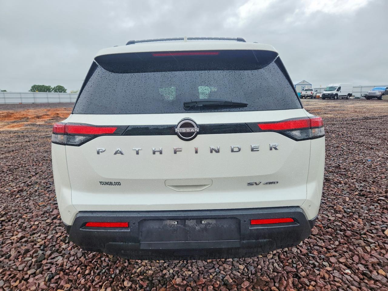 Nissan Pathfinder Sv