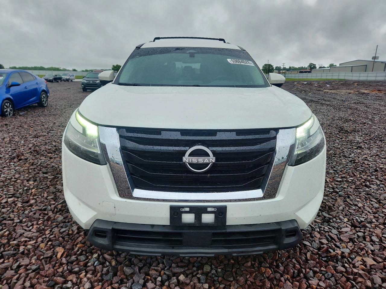 Nissan Pathfinder Sv